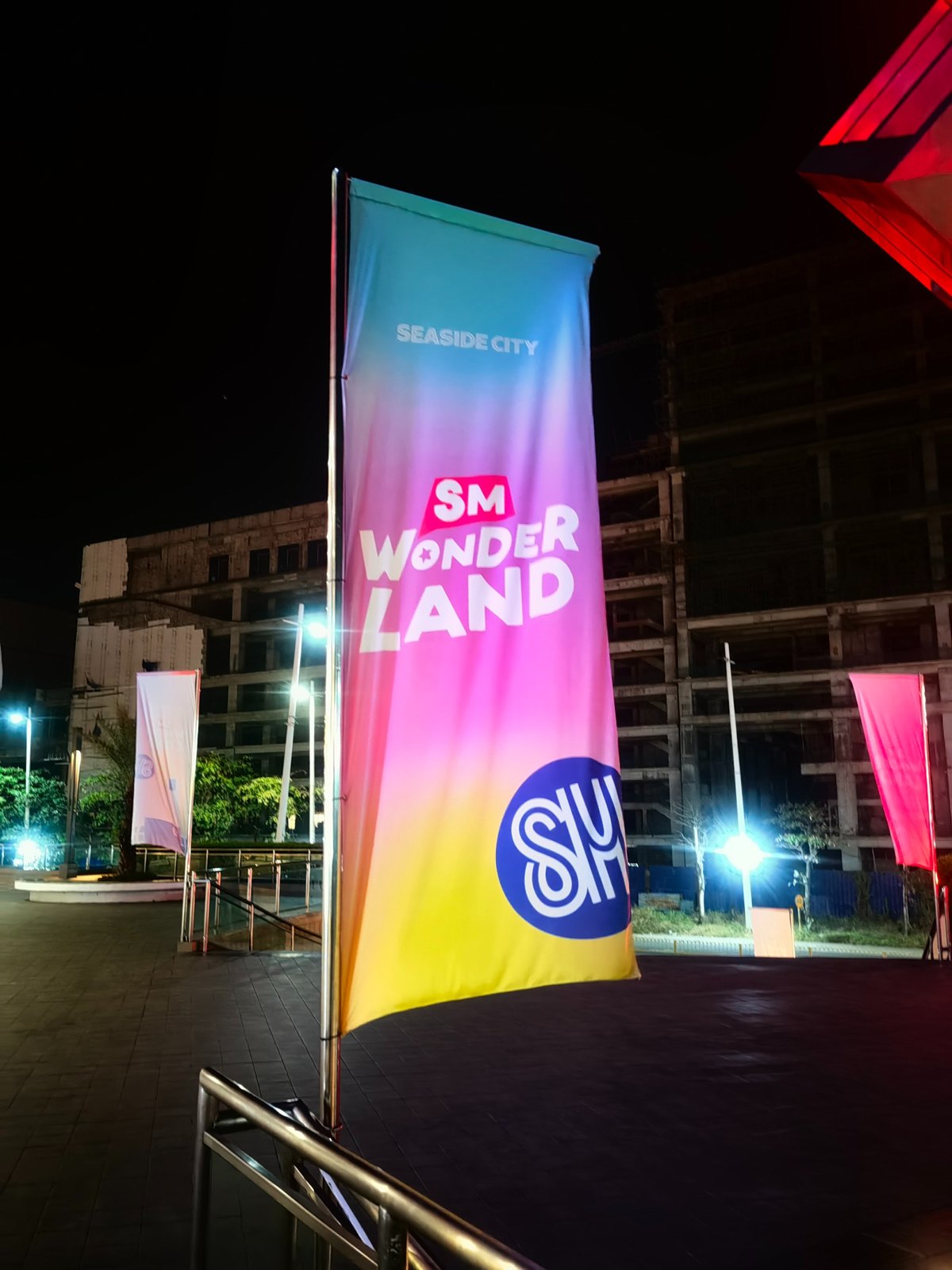 SM Wonderland feather banner project by Sky Graphix Digital Solutions