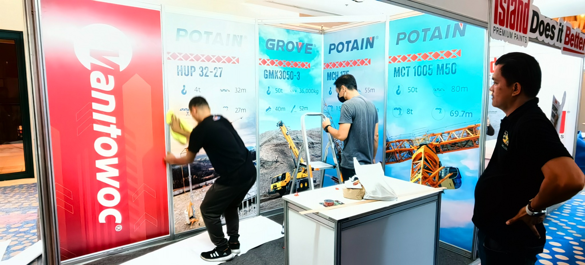 Grove Potain trade booth graphics by Sky Graphix Digital Solutions